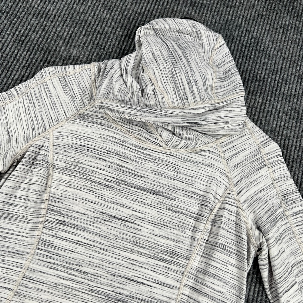 Lululemon Pullover Shirt Womens 6 Grey Striped Long Sleeve Hooded Running Gym